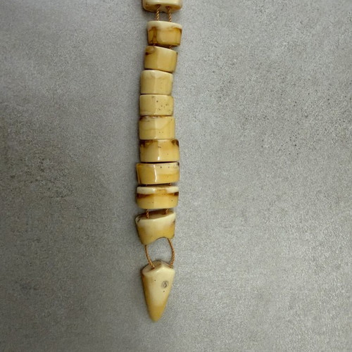 Komboloi fish-shaped bakelite worry beads like new