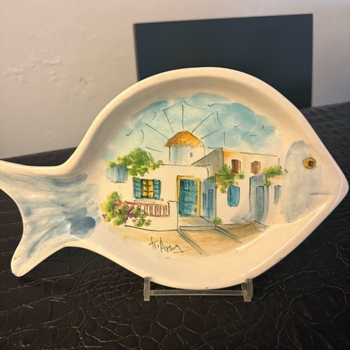 Handmade ceramic fish-shaped plate like new