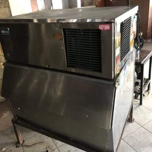Hoshizaki IM Series ice maker used with free freezer