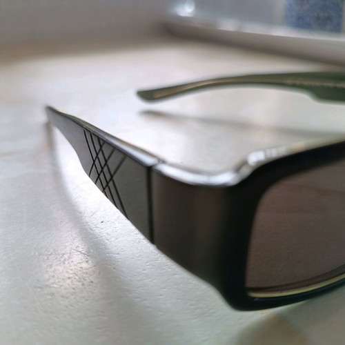 Burberry sunglasses like new, green