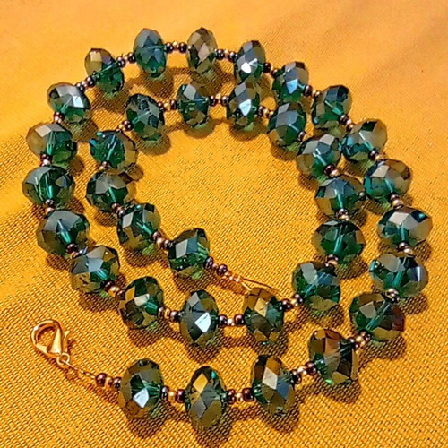Vintage necklace 50cm with emerald faceted crystal beads like new