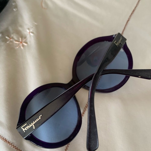 Salvatore Ferragamo sunglasses like new, black