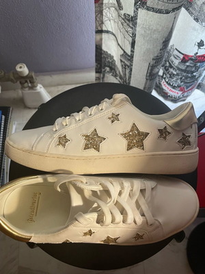Sneakers λευκά με χρυσές λεπτομέρειες νούμερο 40