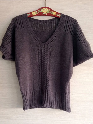 Knitted sweater XL used, brown with V-neck and batwing sleeves