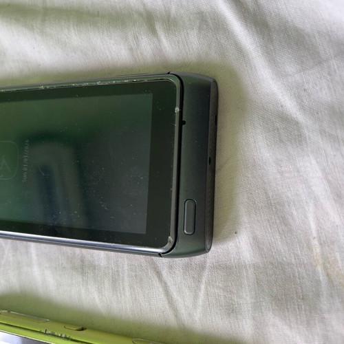 Nokia N8 used phones for parts, set of 2