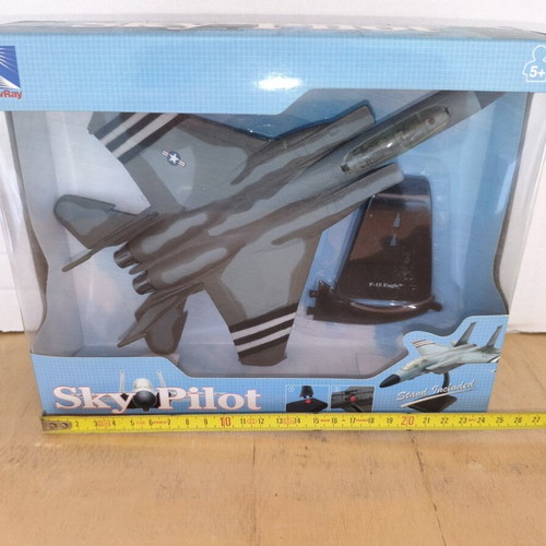 New Ray USAF F-15 Eagle plastic model new