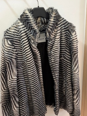 BSB faux fur like new, size 44, black and white zebra pattern