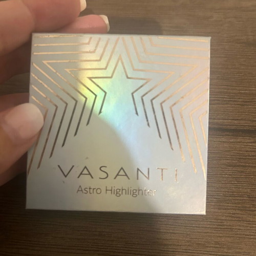 Vasanti Astro Highlighter like new, bronze glow