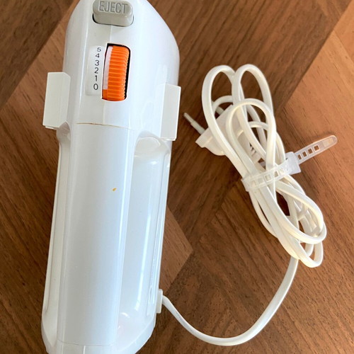 Black & Decker Mixer 130W with two sets of beaters