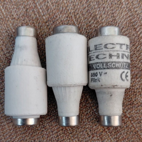 3 fuses 20A, new