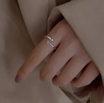 S925 silver ring with dolphin design