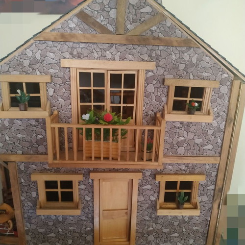Collectible traditional Deagostini house with 4 figures and equipment
