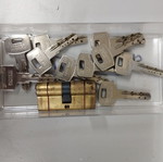 Security lock with 10 keys like new