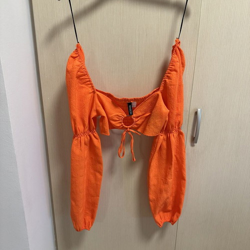 H&M crop top orange size S like new