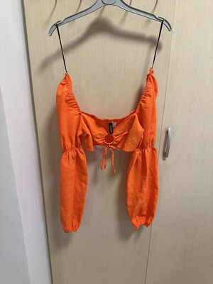 H&M crop top orange size S like new