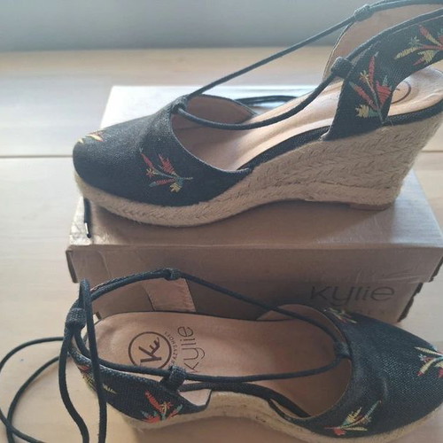 Kilye Crazy Espadrilles size 38 like new, narrow fit