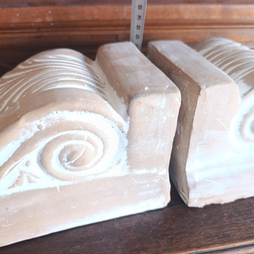 Pair of decorative corbels bookends in genuine terracotta, classic style