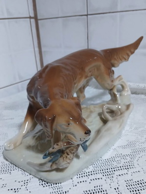 Royal Dux Bohemia porcelain dog figurine Model 306, vintage 1960s setter hunter