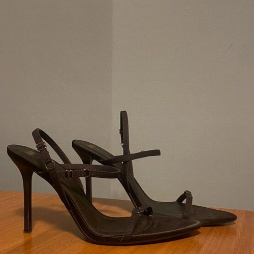 Zara sandals like new, size 40, narrow fit