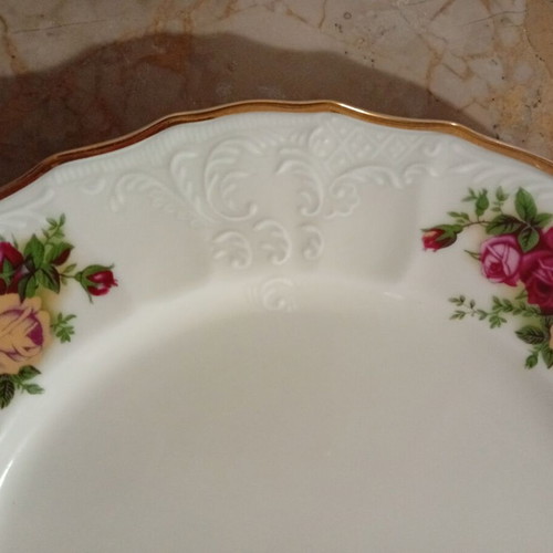 Porcelain plate
