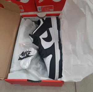 NIKE DUNK