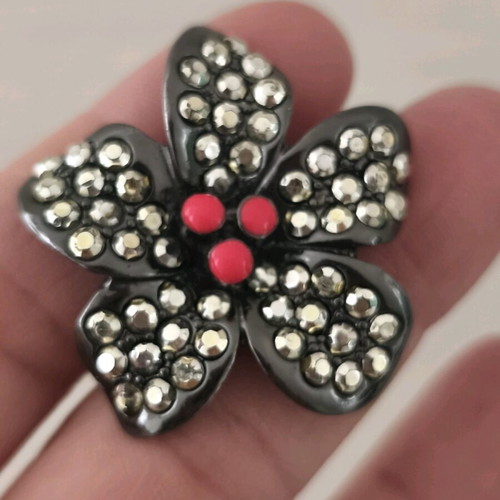 Cocktail Ring "Black Flower" New with Strass and Red Details