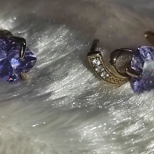 Women's earrings like new, 2 pairs, purple stone and gold color