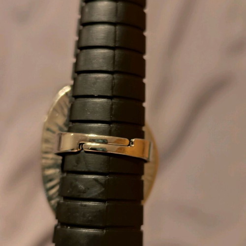 Green ring like new with adjustable size