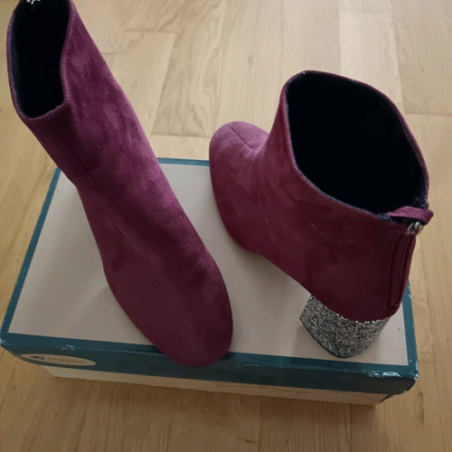 Corina women's low castor boots burgundy size 40 like new