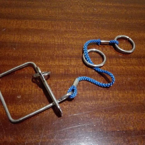 Metal puzzle used, difficulty level 3