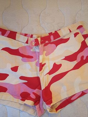 Pepe Jeans shorts like new, size large but fits medium, multicolor