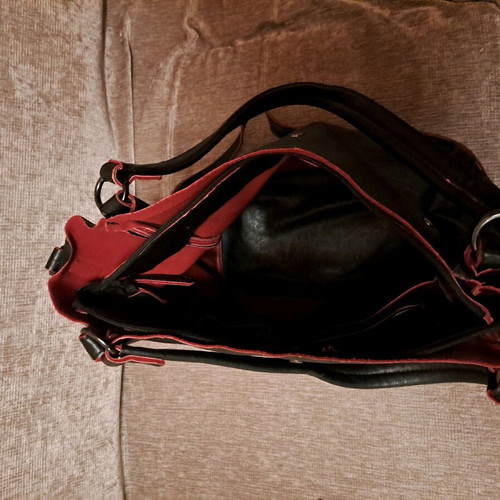 Axel shoulder bag black and grey, like new, with detachable strap