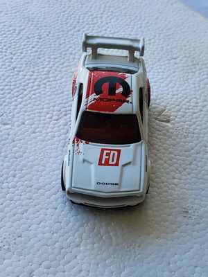 Hot Wheels Dodge Challenger like new