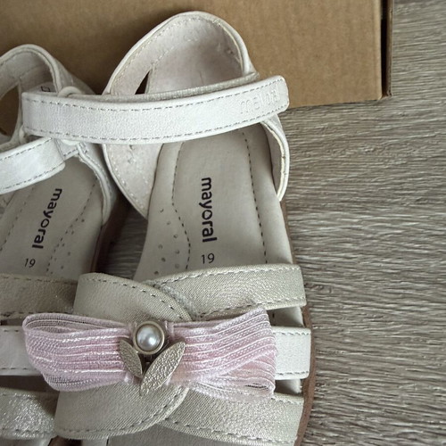 Mayoral beige leather baby sandals with pink bow new