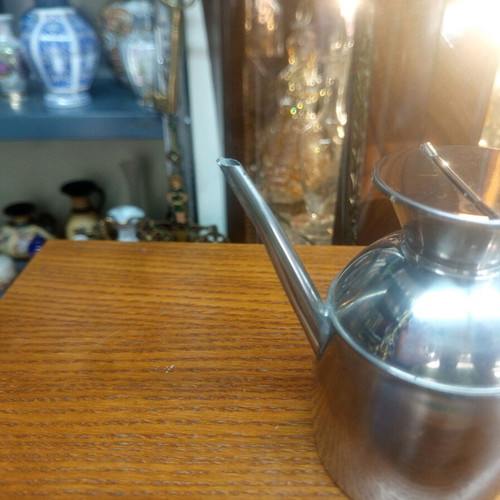 Inox oil dispenser like new, large capacity