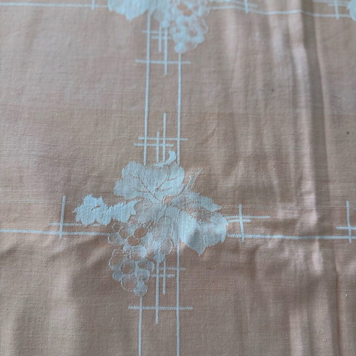 Tablecloth with 12 used napkins, salmon color, grape design