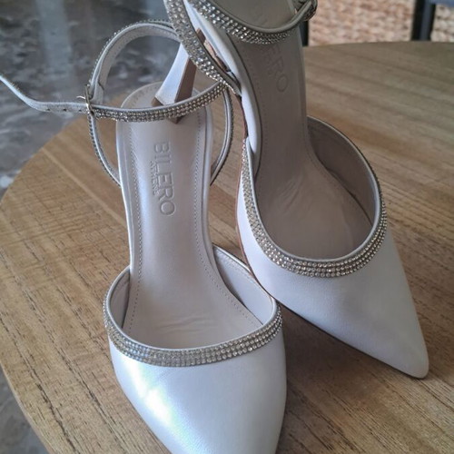 Bilero bridal shoes like new, ivory leather with rhinestones, size 35