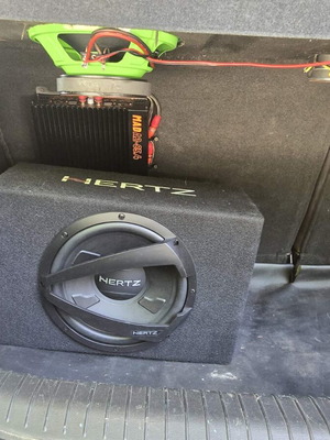 Subwoofer καμένο, μεταχειρισμένο, κουτί σε άριστη κατάσταση