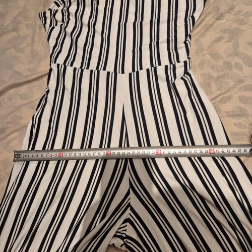 Stradivarius jumpsuit like new, black and white, size L