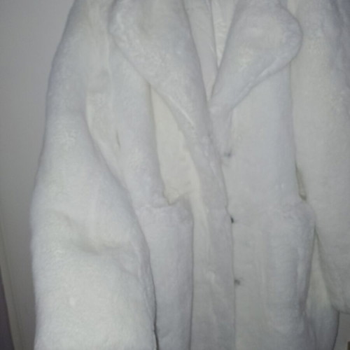 White ANRAN eco fur one size with pockets new