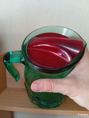 Large pitcher with lid like new