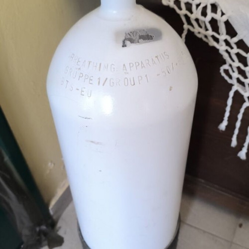 Steel diving cylinder like new