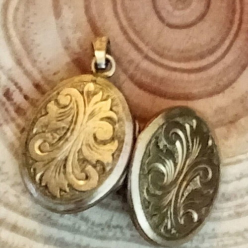 Roller gold filled vintage pendant used, engraved photo holder
