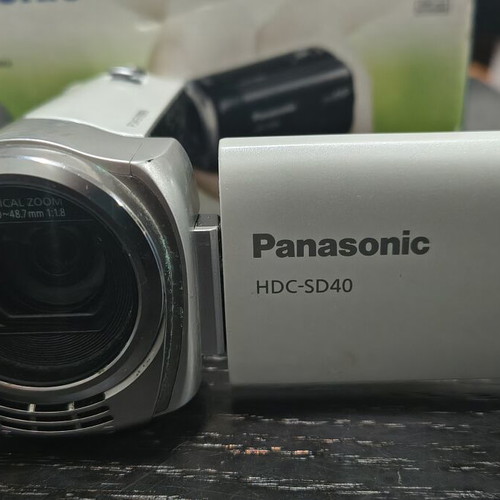 Panasonic HDC-SD40 videocamera like new, Full HD, 16.8x zoom