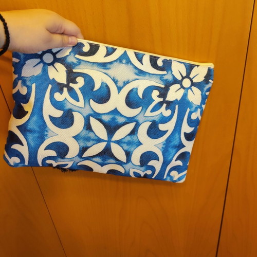 Clutch bag with handle, white and blue