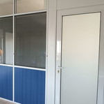 Office partitions with double glass and internal blinds, like new, 15m