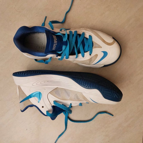 Nike Hyperfuse basketball shoes like new, size 40.5, white and blue