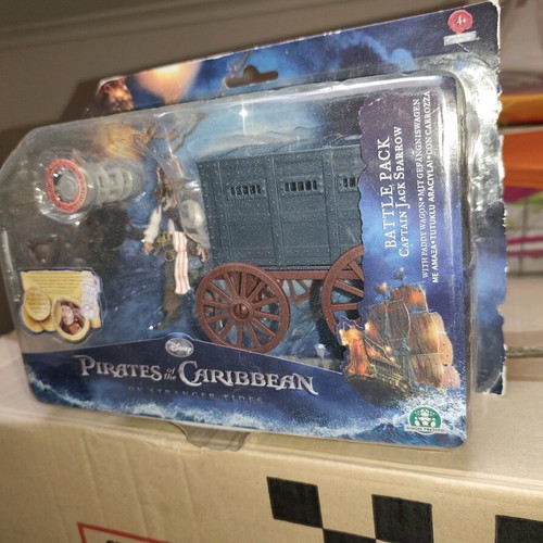 Disney Pirates of Caribbean Captain Jack Sparrow Battle Pack with wagon