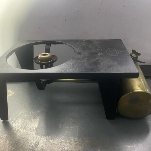 Gas stove from 1968 used, very well maintained and cleaned