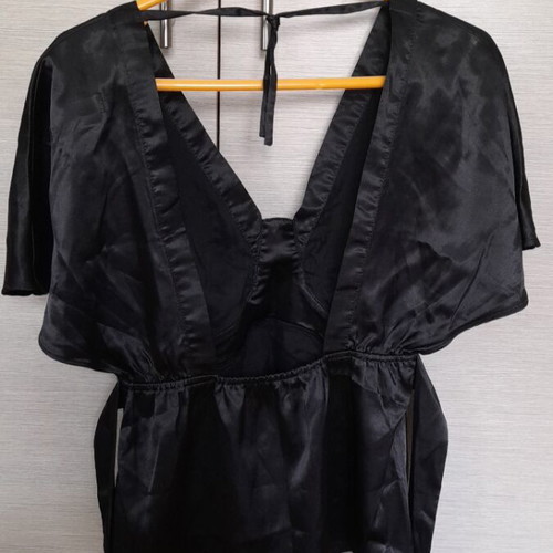 Zara (Trf) blouse like new, black with open back